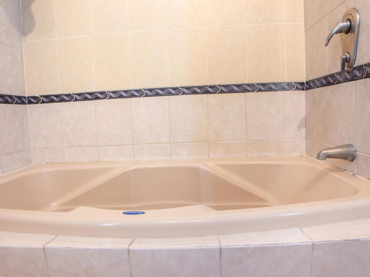 Capital O Hotel Villa Monini 푸에블라 외부 사진